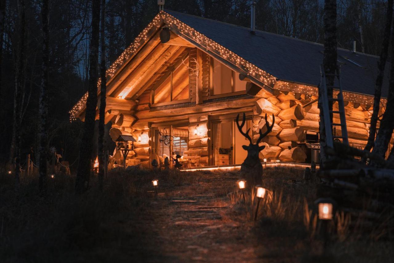 Caledonian Cabin Инвъргари Екстериор снимка