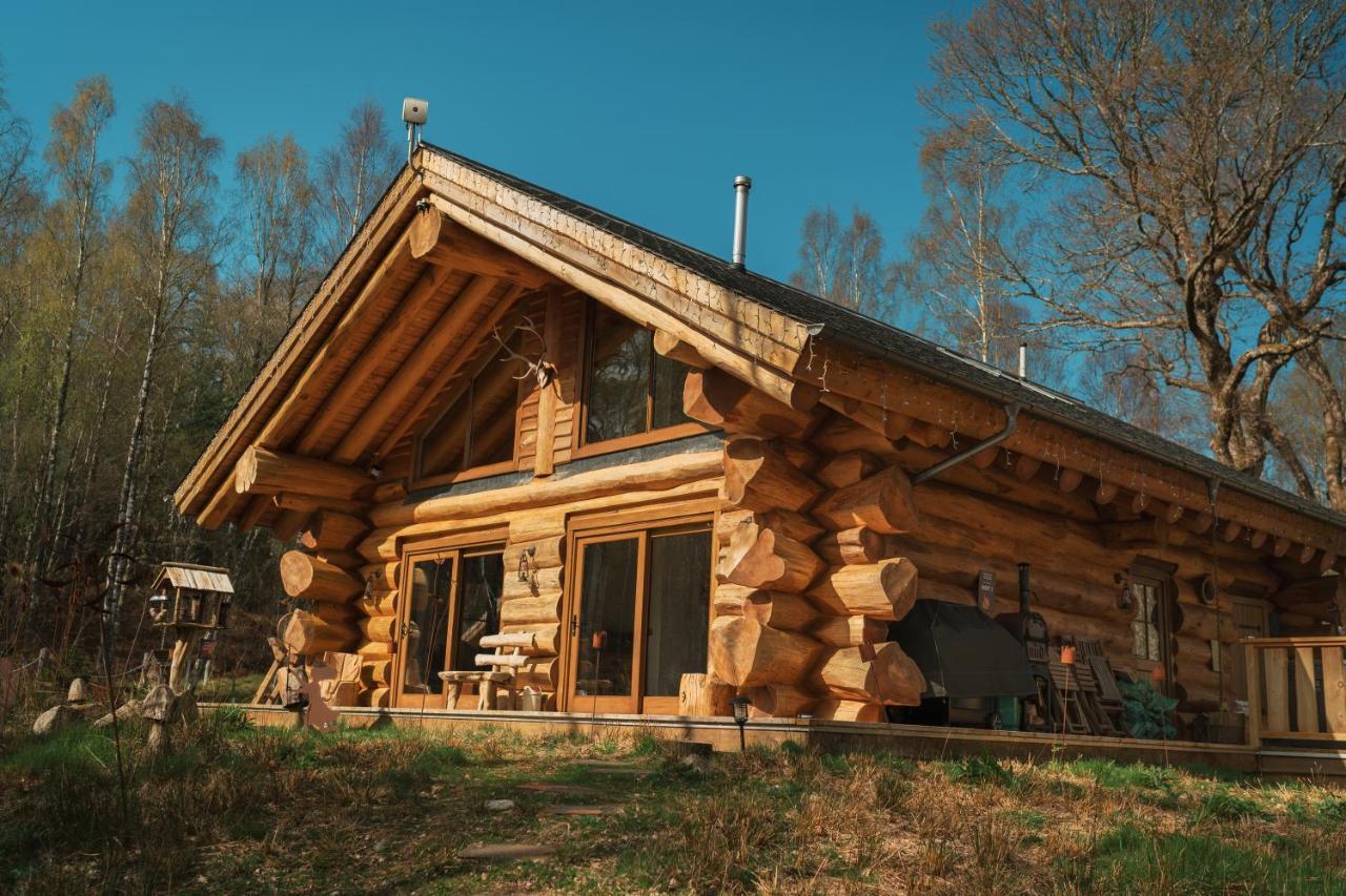 Caledonian Cabin Инвъргари Екстериор снимка