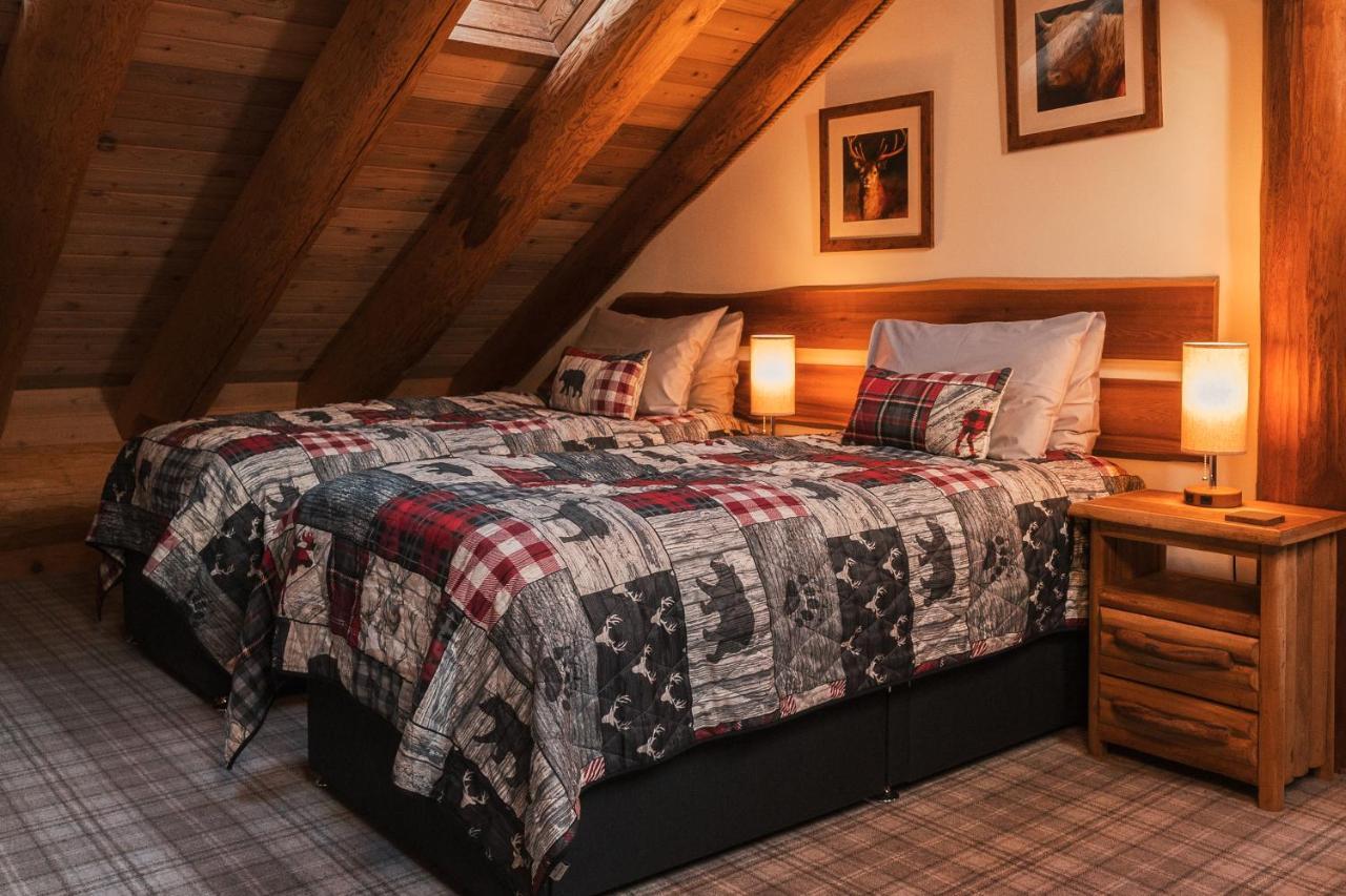 Caledonian Cabin Инвъргари Екстериор снимка