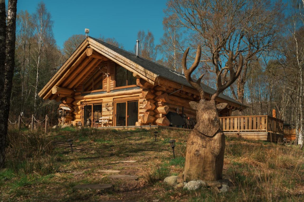 Caledonian Cabin Инвъргари Екстериор снимка