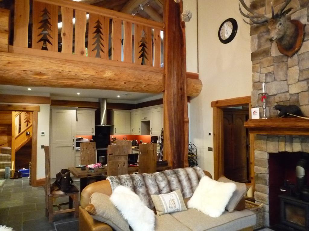 Caledonian Cabin Инвъргари Екстериор снимка